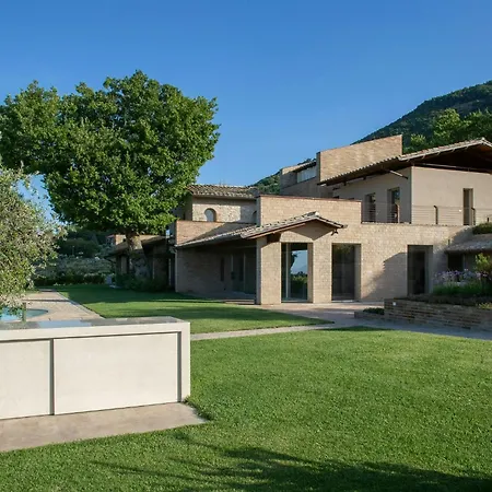 Luxury Villa Overlooking Assisi Valley بيت للعطل